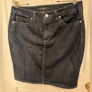 Nine West pencil mini dark wash denim skirt 10